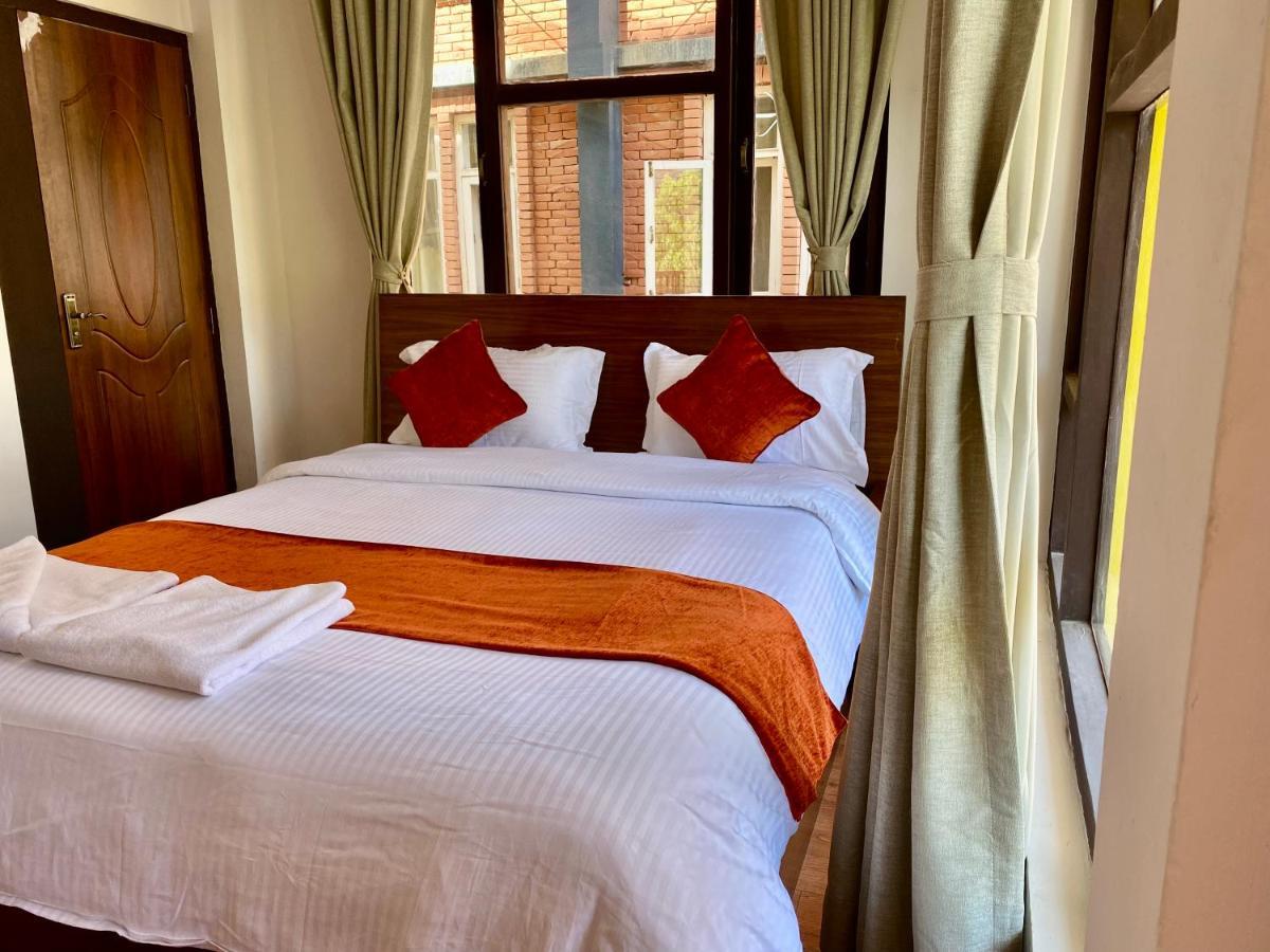 Hotel Pala Катманду Екстер'єр фото