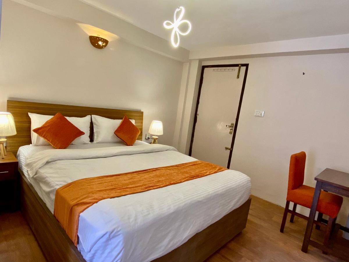 Hotel Pala Катманду Екстер'єр фото