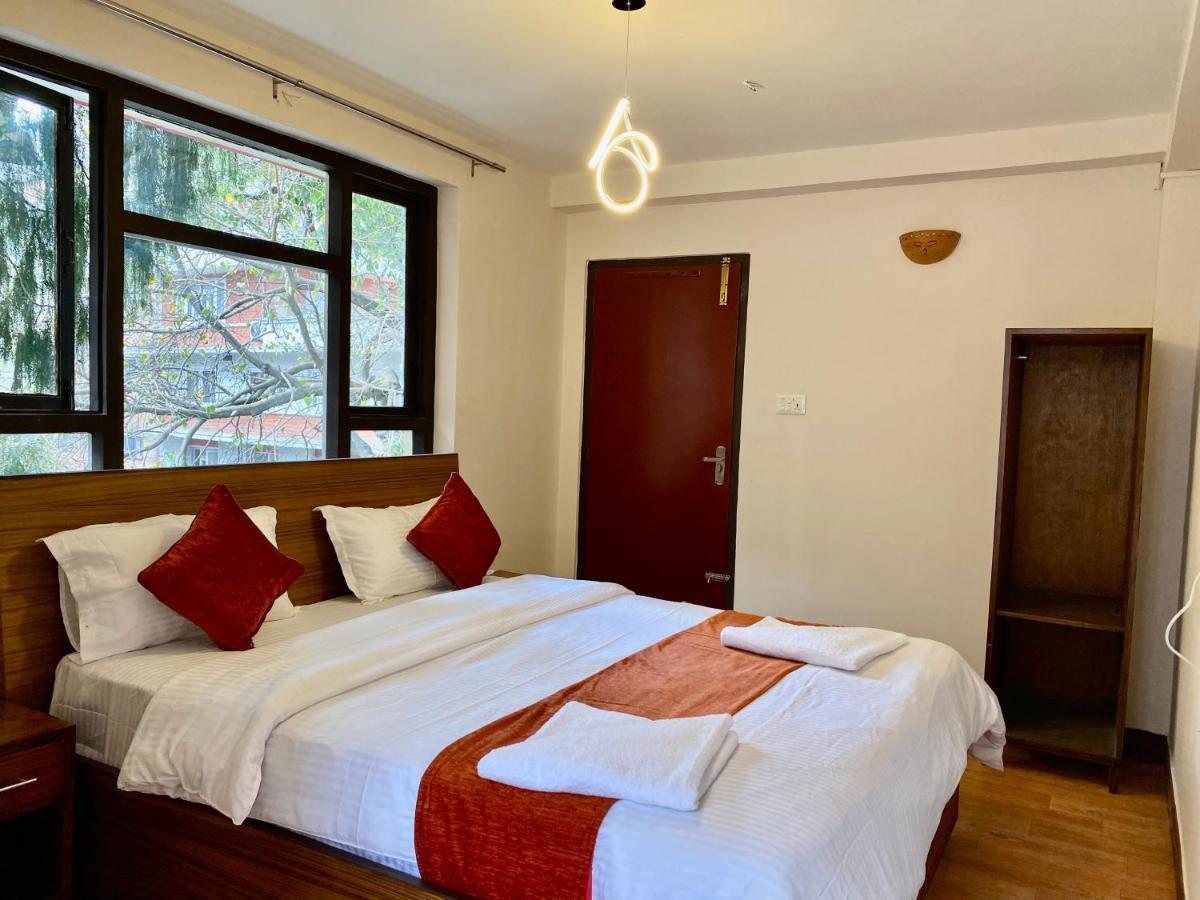 Hotel Pala Катманду Екстер'єр фото