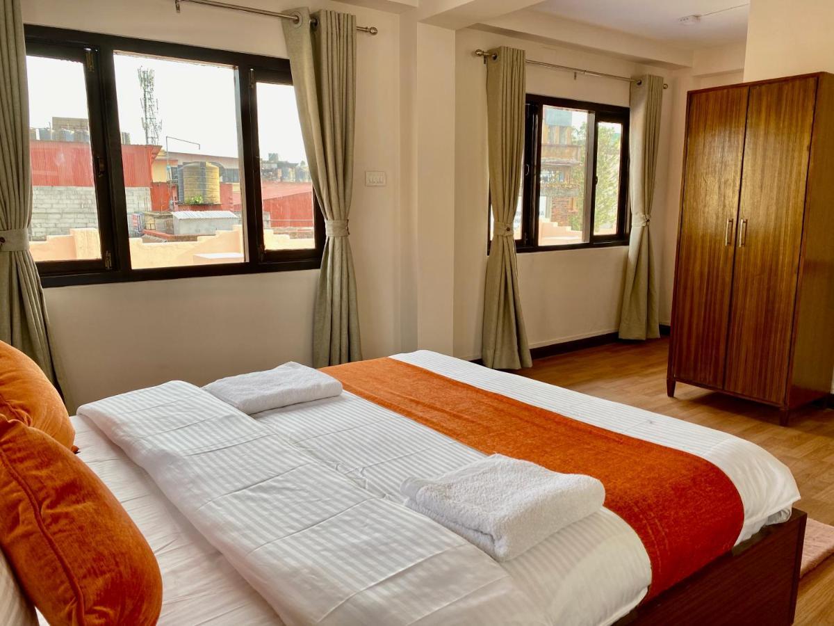 Hotel Pala Катманду Екстер'єр фото